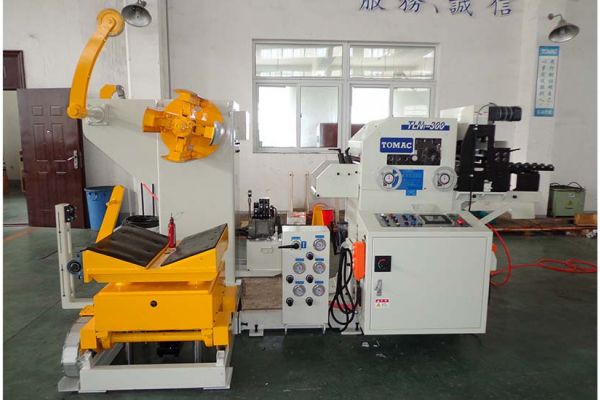 Cấp phôi NC 3 in 1 TLN1 Series Rộng: 300-600mm, Dày: 0.3-2.3mm